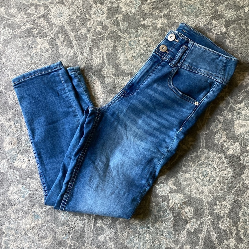 No Boundaries High Waist Cropped Jeans Size 11 EUC - Picture 5 of 7